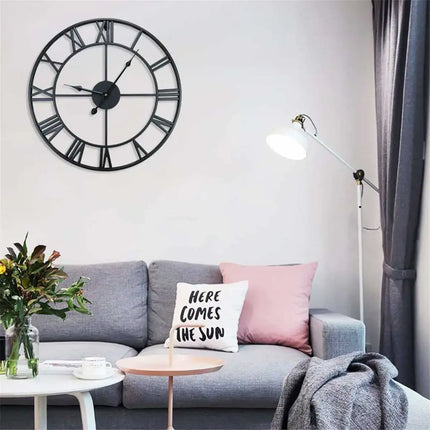Horloge murale avec chiffres romains